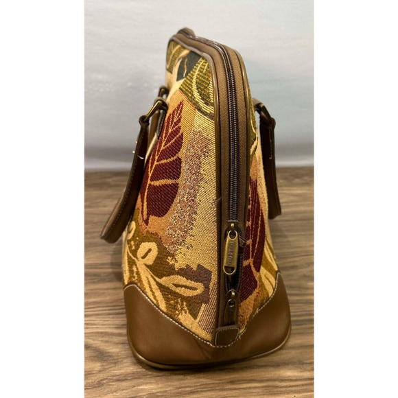 American Trunk & Case Tapestry Travel Overnight Boho Carpet Style Travel Bag - Picture 3 of 12